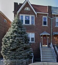 Private house - 3153 Schuyler Pl