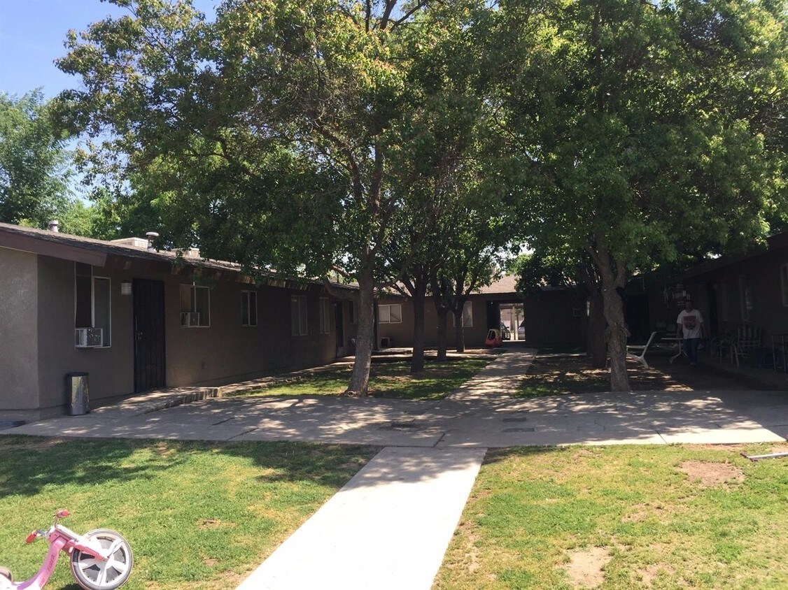 Primary Photo - 822 N Bengston Ave