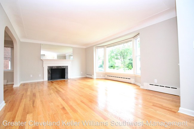 Building Photo - 3 br, 1.5 bath House - 3930 Silsby Road