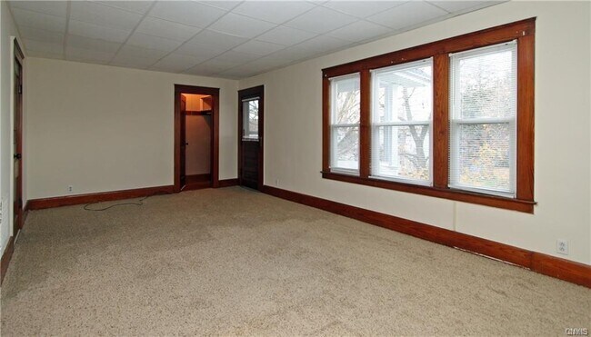 Building Photo - 203 Rigi Ave