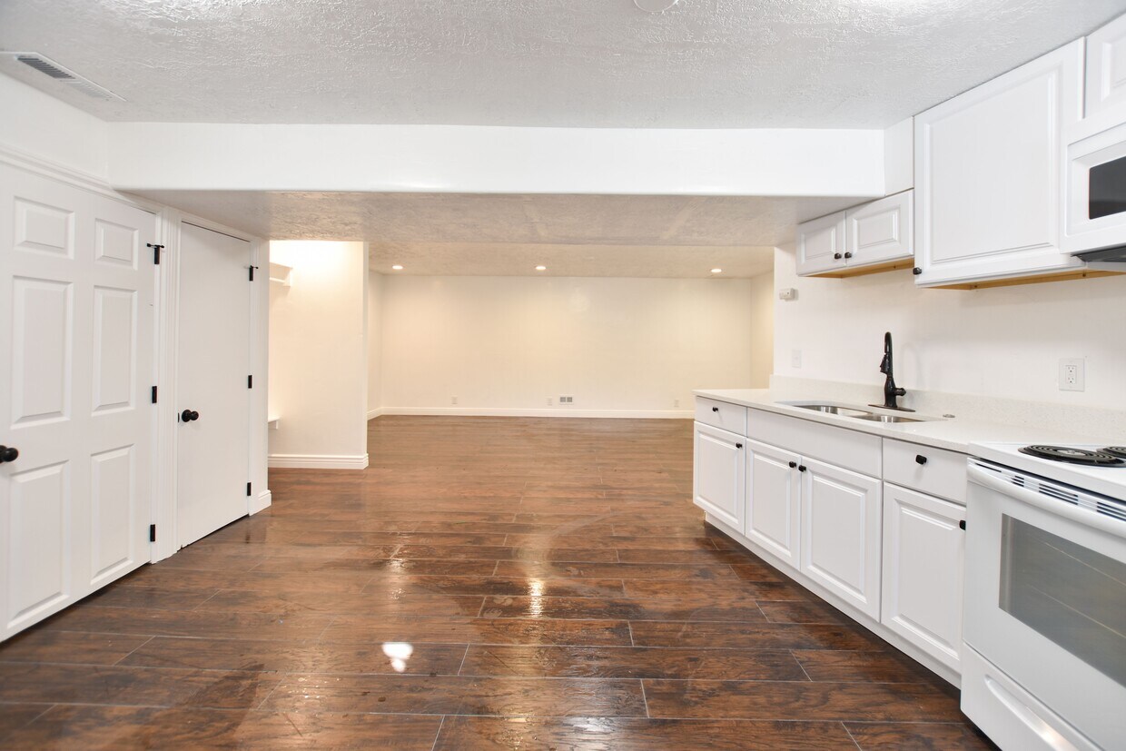 4549 W 3205 S, West Valley City, UT 84120 House for Rent in West