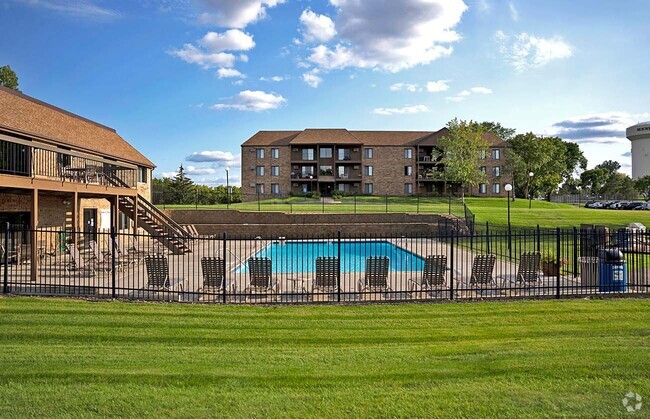 Building Photo - Lexington Heights