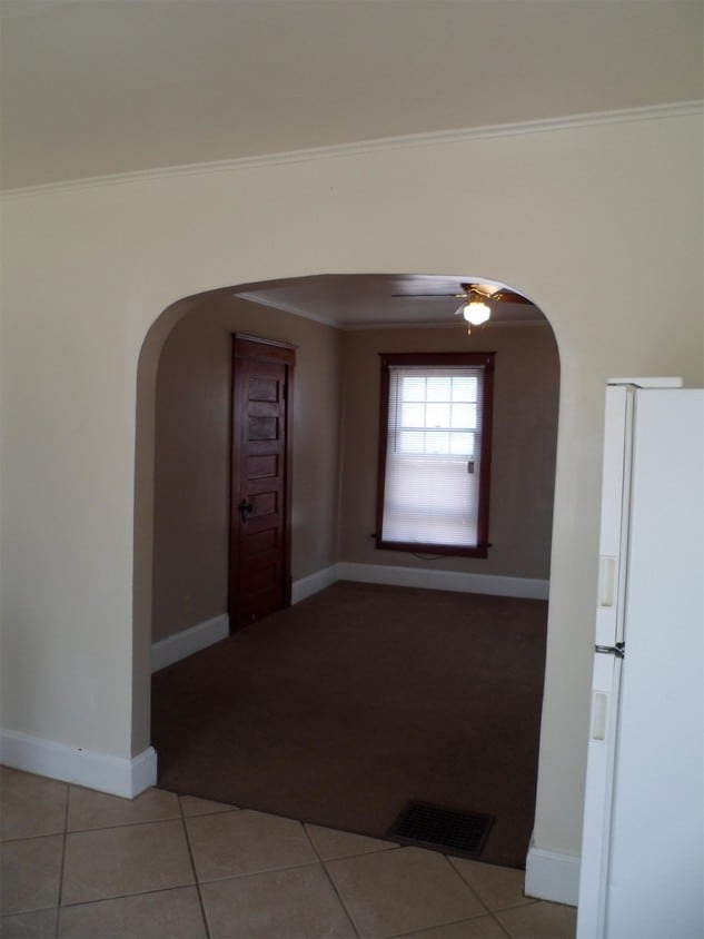 1001 1/2 Humboldt St, Manhattan, KS 66502 Room for Rent in Manhattan