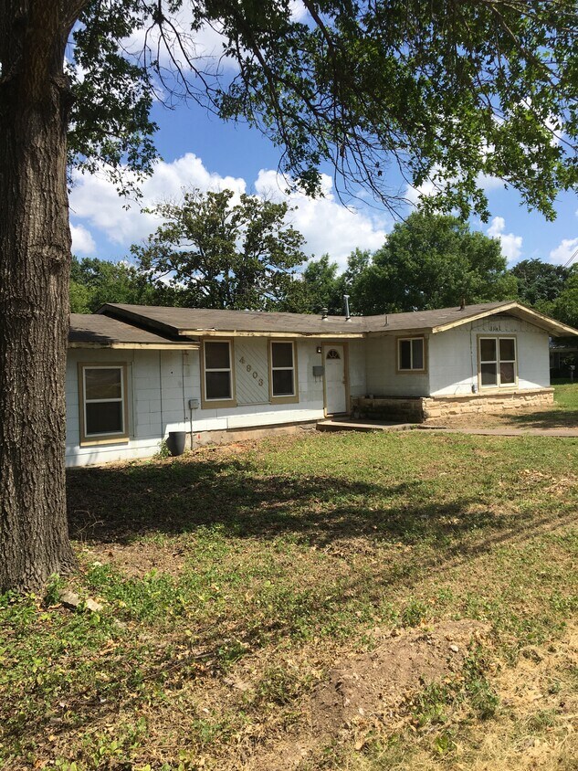 Primary Photo - 4903 Bull Creek Rd