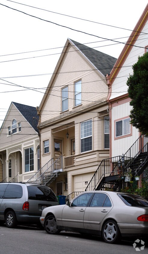 Foto principal - 122 Highland St
