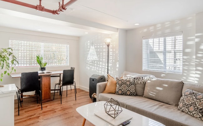 Foto del edificio - 4416 Sanford Ln