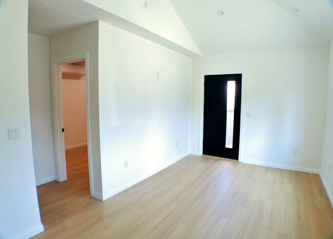 Building Photo - 13127 Azores Ave
