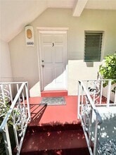 Building Photo - 42 Majorca Ave