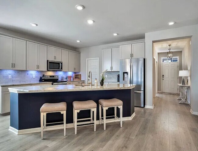 Foto del edificio - 5040 Sunflower Ln