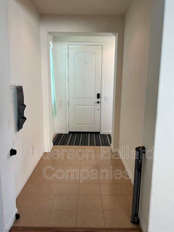 Foto del edificio - 30225 Goldenrain Dr