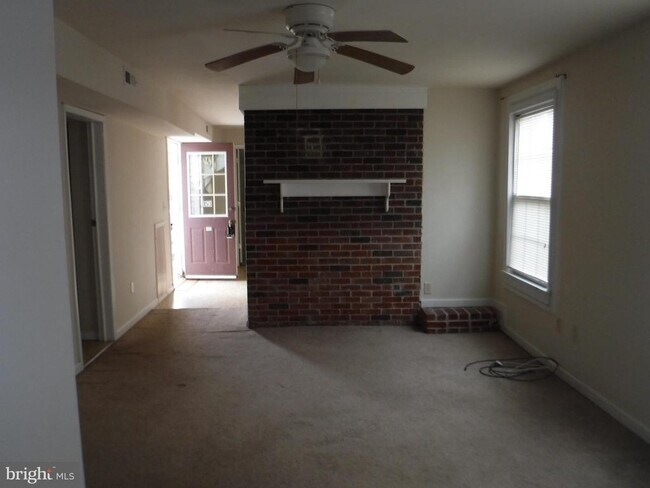 Foto del edificio - 153 S Main St