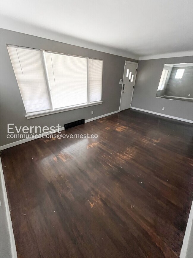 Foto del edificio - 5546 Floy Ave