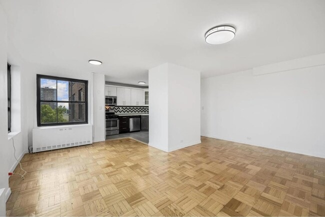 Building Photo - 325 Clinton Ave