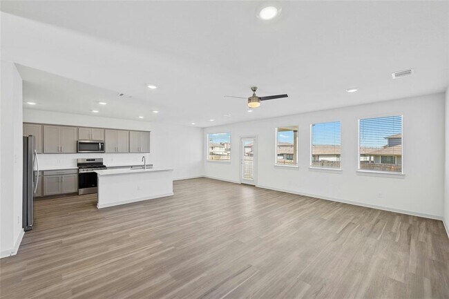 Building Photo - 432 Wilshire Rd
