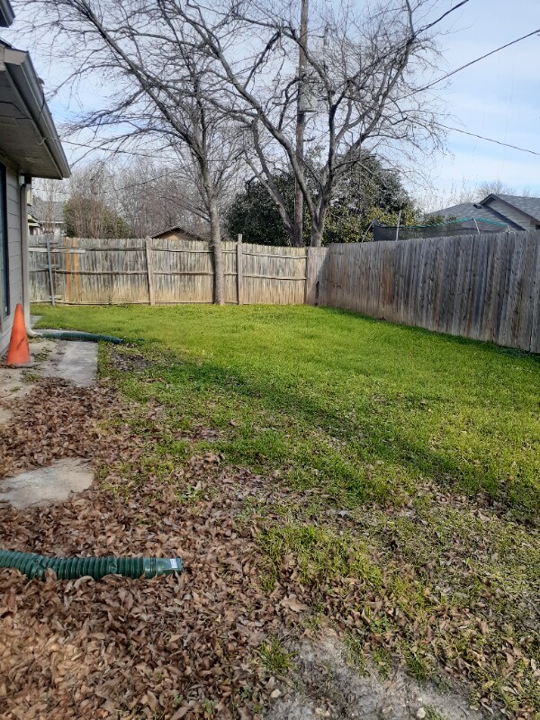 Building Photo - 6509 Devine Dr