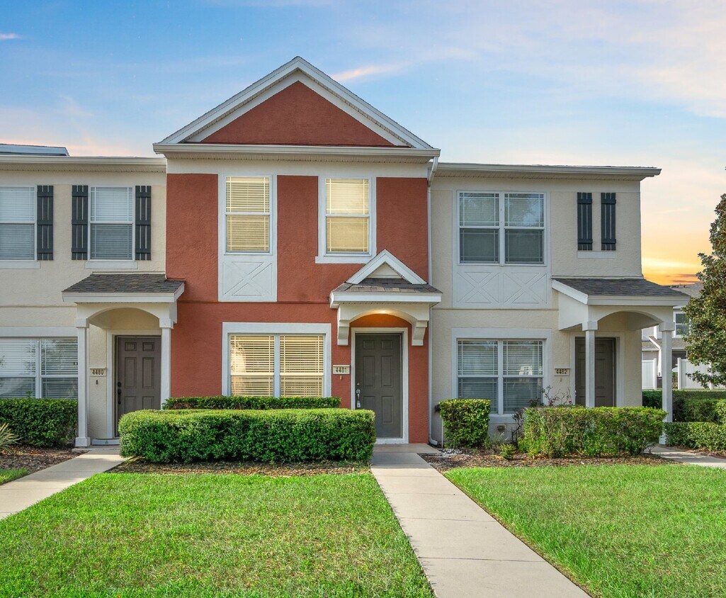 Primary Photo - **NEWLY REMODELED ** MAINTENANCE FREE TOWN...