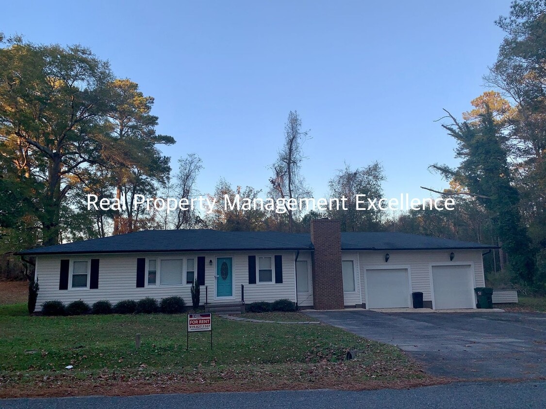 Foto principal - Renovated 3 bedroom Ranch In Princeton, Ap...