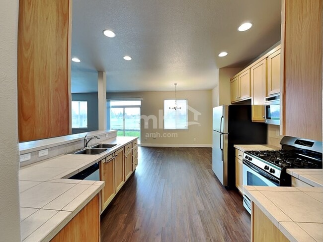 Building Photo - 1378 Alpine Lakes St SE