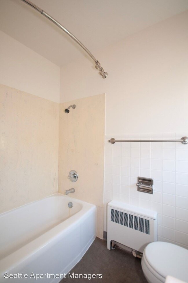 Foto del edificio - 3232 E Madison St