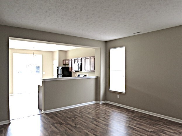 Foto del edificio - 8185 Sydney Ln