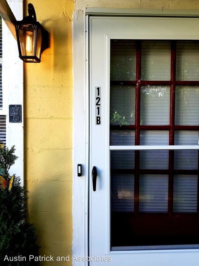 Foto del edificio - 2 br, 1 bath House - 121 Coker Street Unit B