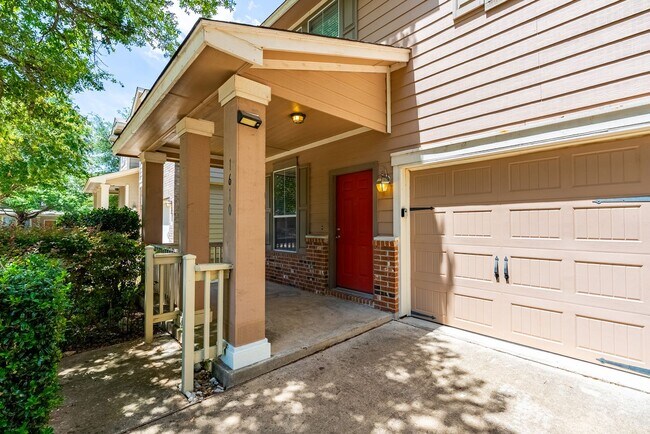 Foto del edificio - Beautiful 3 Bedroom, 2.5 Bathroom home in ...