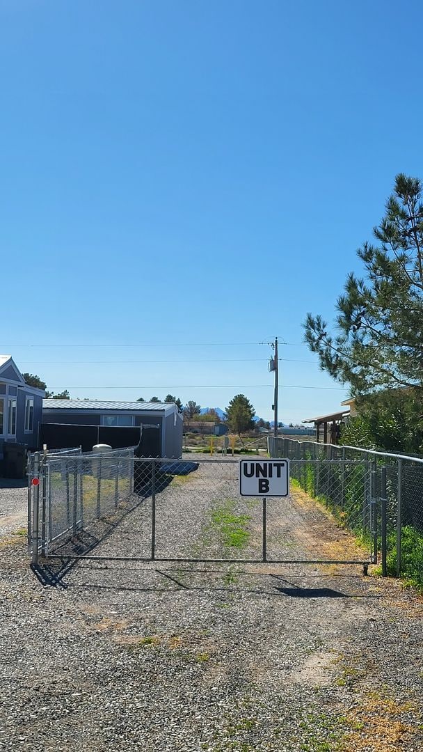 Foto del edificio - 1611 E Gamebird Rd