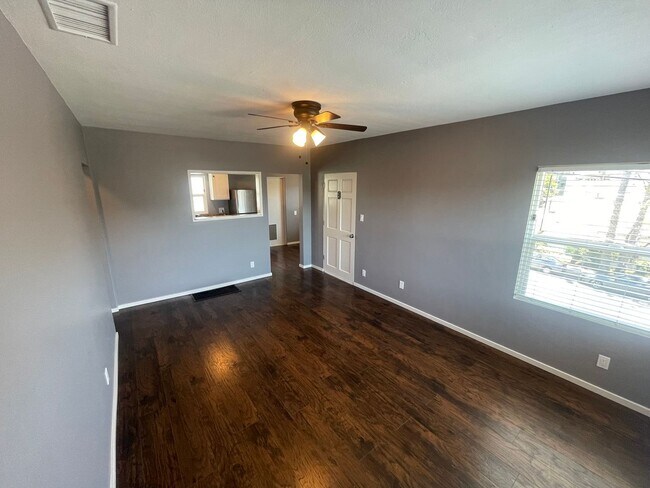 Building Photo - Charming 2-Bedroom Home with Private Yard ...