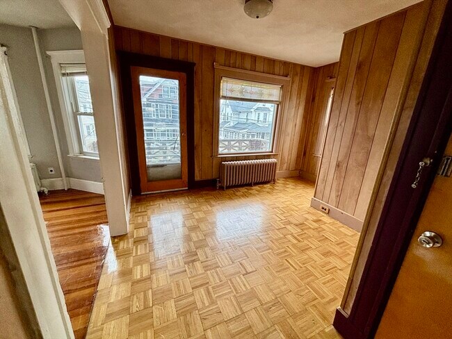 Foto del edificio - 19 Forest Ave