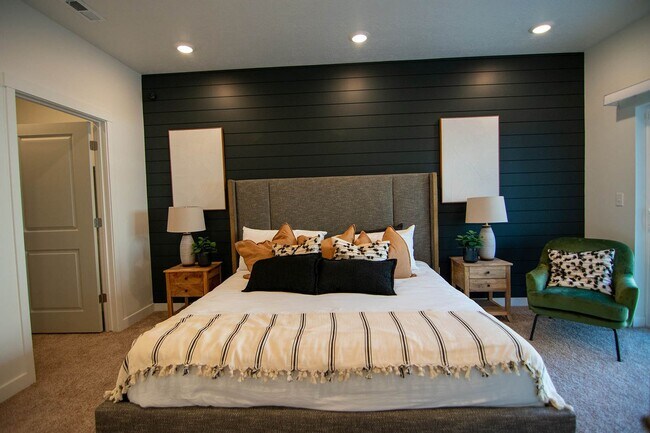 Foto del edificio - Gorgeous 3-Bed 2-Bath at Vista View in Spa...