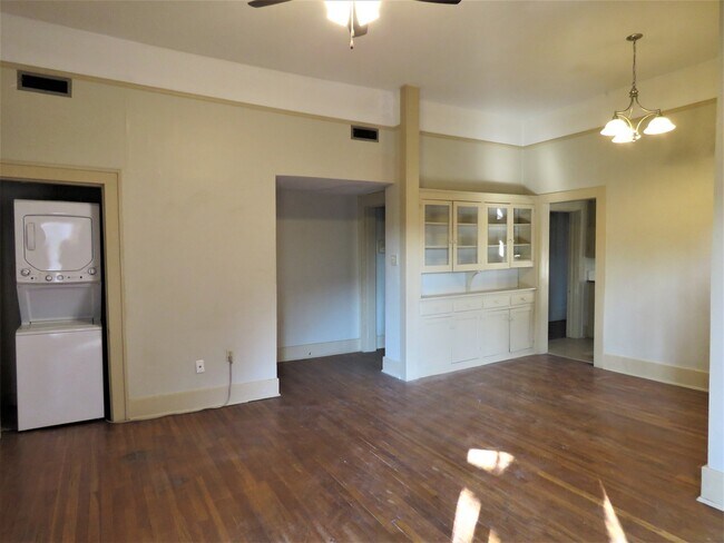 Foto del edificio - 511 E 7th St