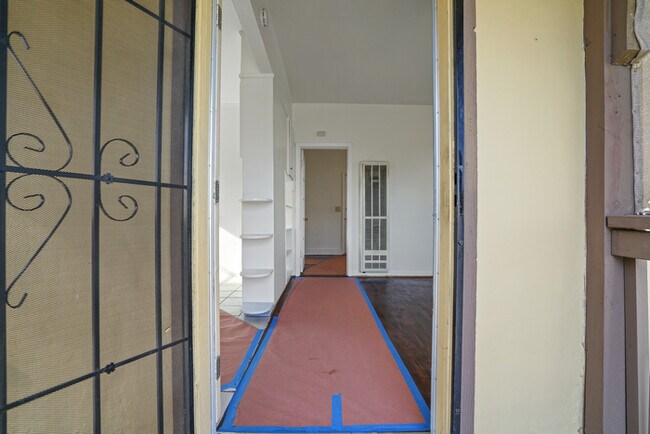 Foto del edificio - 1 Bed 1 Bath | Del Paso Heights area of Sacramento