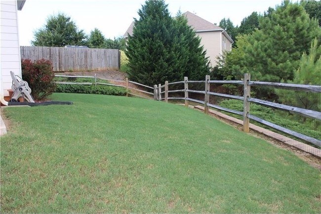 Foto del edificio - 135 Mill Creek Dr