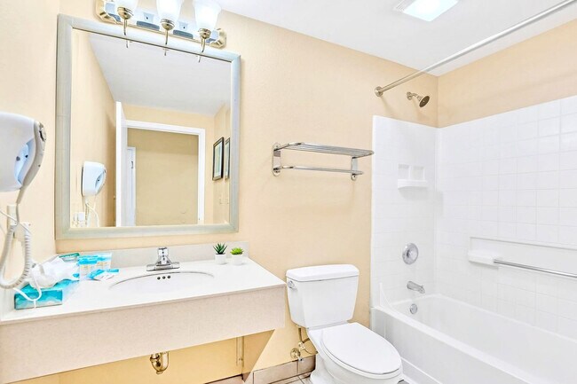 Foto del edificio - 7601-7601 Canada Ave