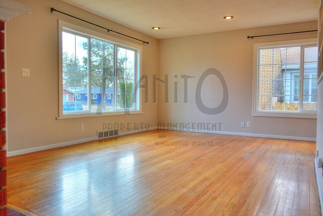 Building Photo - Charming 2 Bedroom 1 Bath Home!