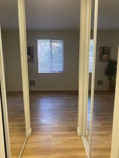 Studio / Mirrord Closet Doors - Jackson Lake Apartments