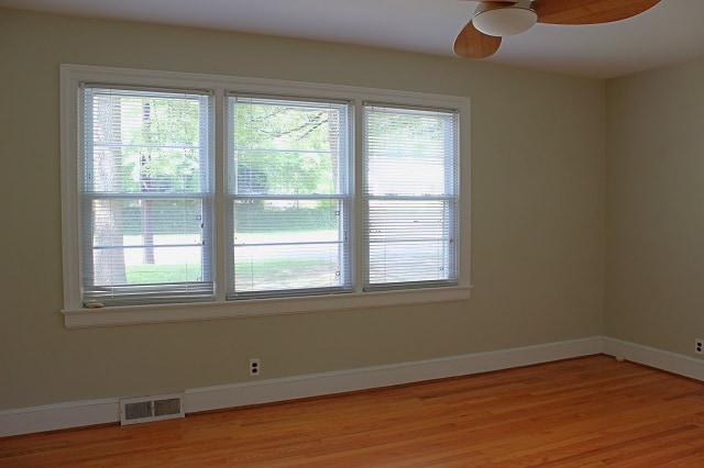 Building Photo - 3 bedroom home with basement near Downtown...