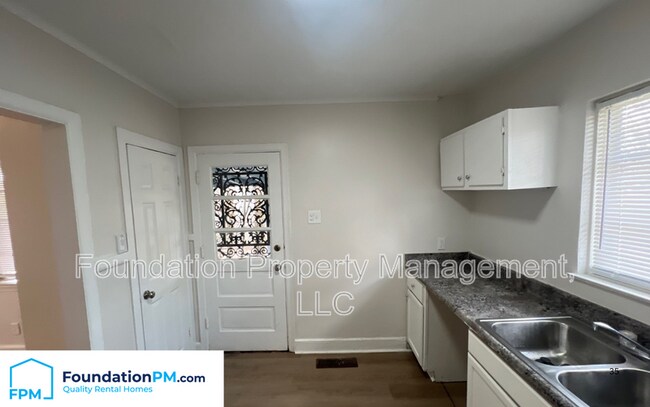 Foto del edificio - 2143 Vollintine Ave