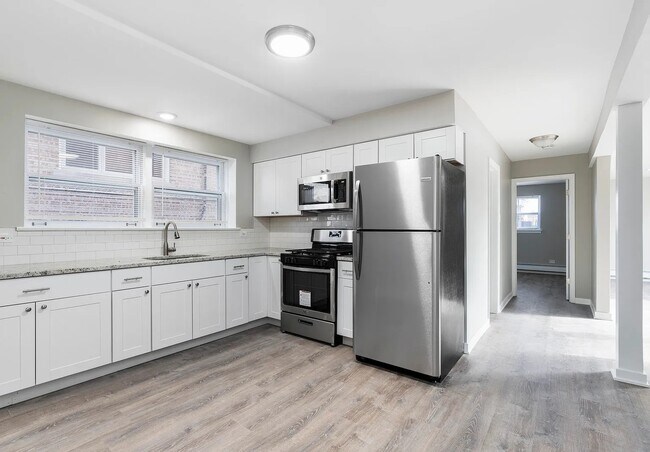 Foto del edificio - 5358 S Narragansett Ave