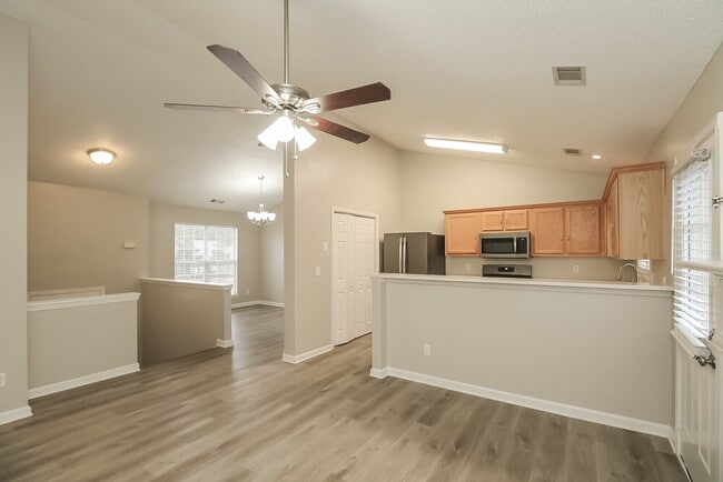 Foto del edificio - 9447 Rollinghills Dr