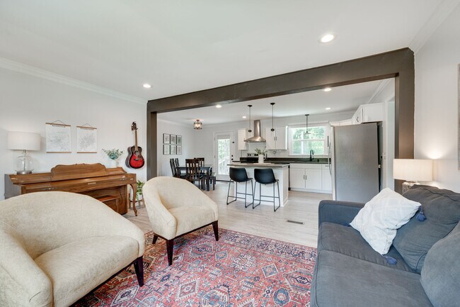 Foto del edificio - 5011 Lewisdale Ct