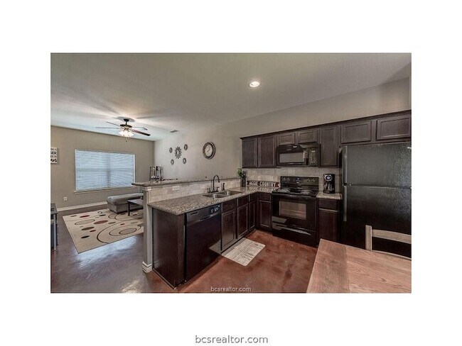 Building Photo - 129 Watson St