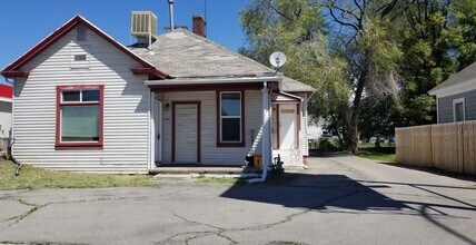 Building Photo - 966 W Center St