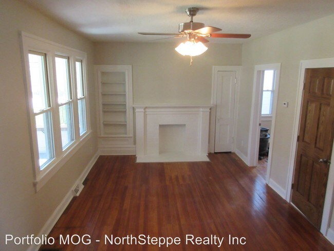 Foto del edificio - 3 br, 1.5 bath Apartment - 2409 Deming