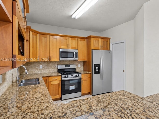 Building Photo - 4401 NW 113th Ct