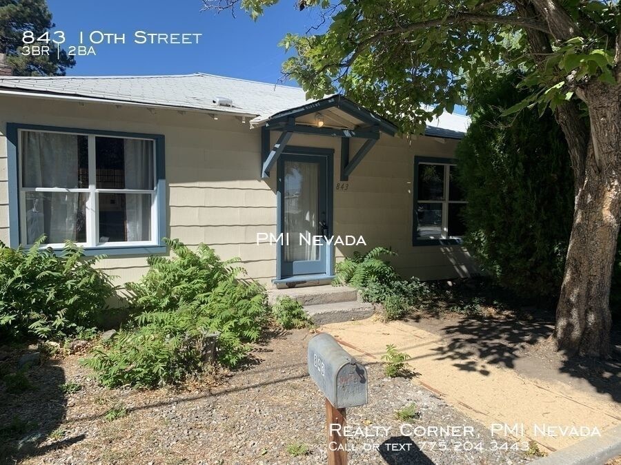 Charming 3 Bed, 2 Bath Home in Sparks Townhome Rentals in Sparks NV
