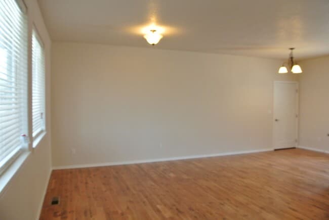 Foto del edificio - Spread Out and Live Large in this Luxuriou...