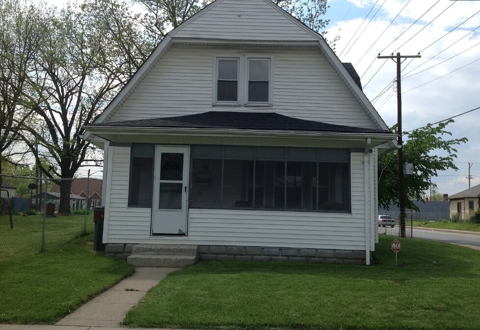Primary Photo - 2974 N Denny St