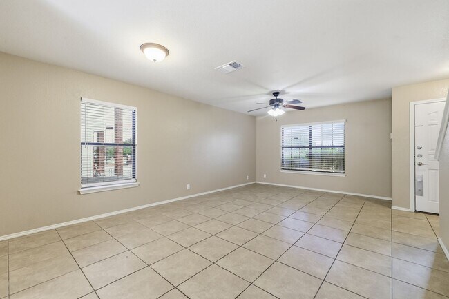 Foto del edificio - Freshly Updated Home Near Medical Center in Gated Community