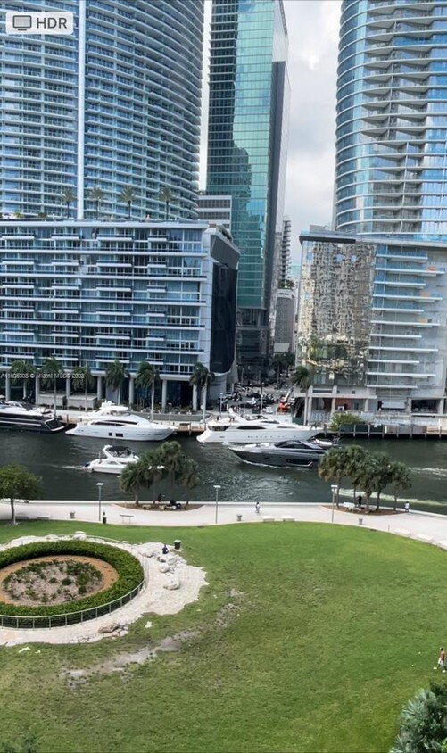 Foto principal - 475 Brickell Ave